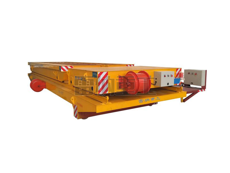 電動(dòng)擺渡車(chē)、軌道牽引車(chē)和噴漆房軌道車(chē)組合